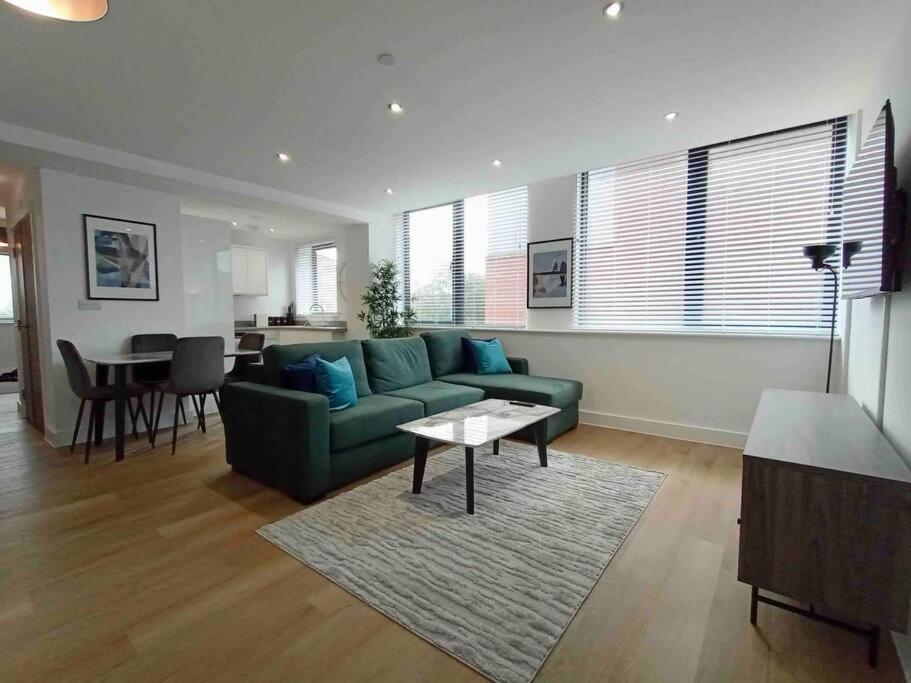 マンチェスターLuxury 2 Bed 2 Bath Flat Near Old Traffordアパートメント エクステリア 写真